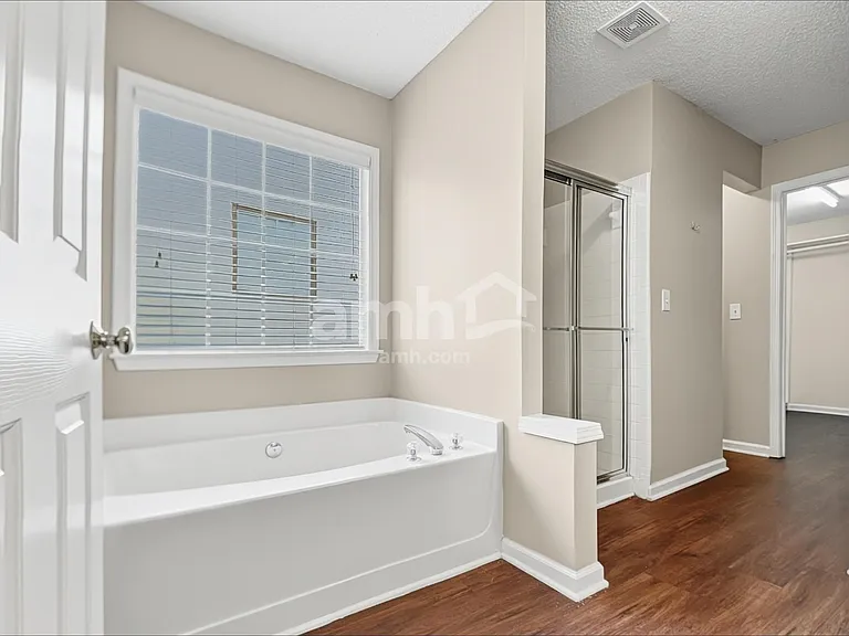 3450 Ridgefair Dr — Photo 11