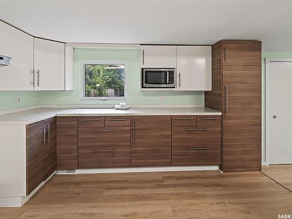 5th image of 108 1st AVENUE W