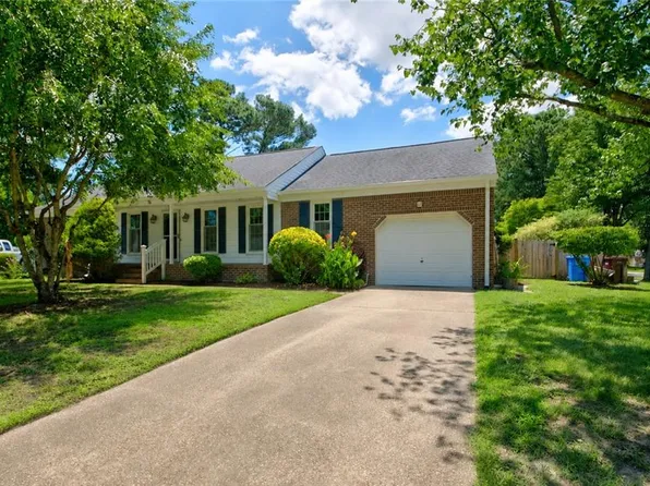 403 Caravelle Ct N, Chesapeake, VA 23322