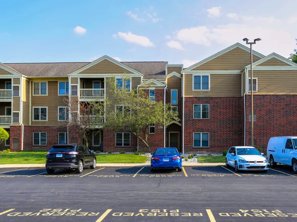 120 Glengarry Dr APT 312, Bloomingdale, IL 60108