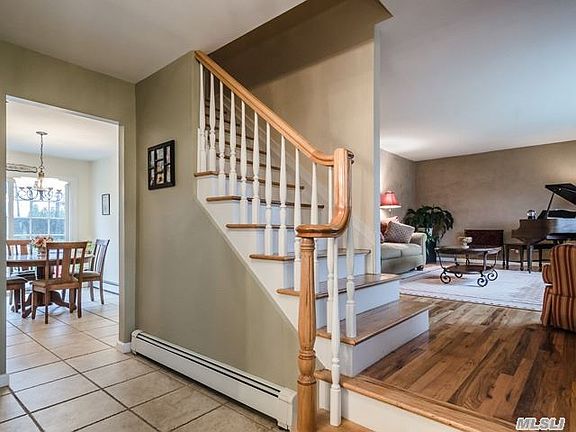 3rd image of 27 Tideway Ln