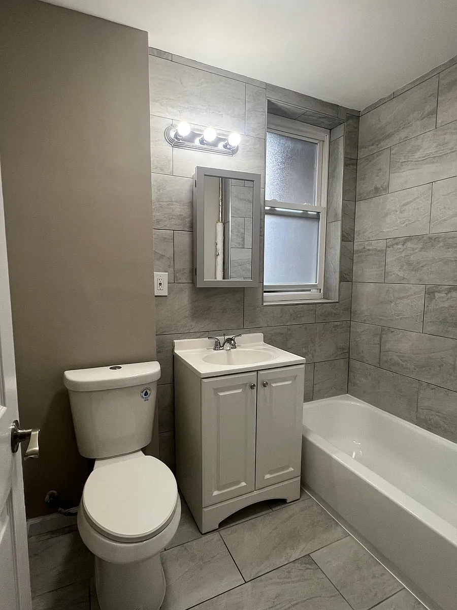 Building Photo - 40 N Winans St #7