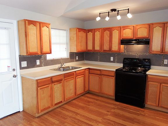 5th image of 163 Pima St
