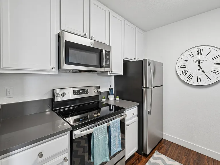 Old Orchard Apartments — Photo 25