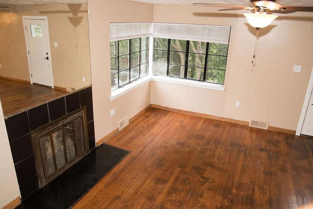 4 bed, 2.5 bath, 1200 sqft, $1,325 — Photo 1