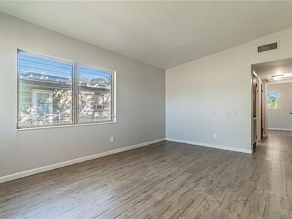 5th image of 6409 N Clark Ave