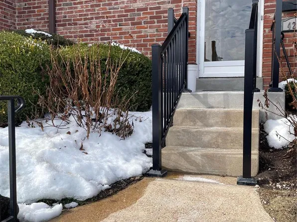 4237 Forest De Ville Dr, Saint Louis, MO 63129