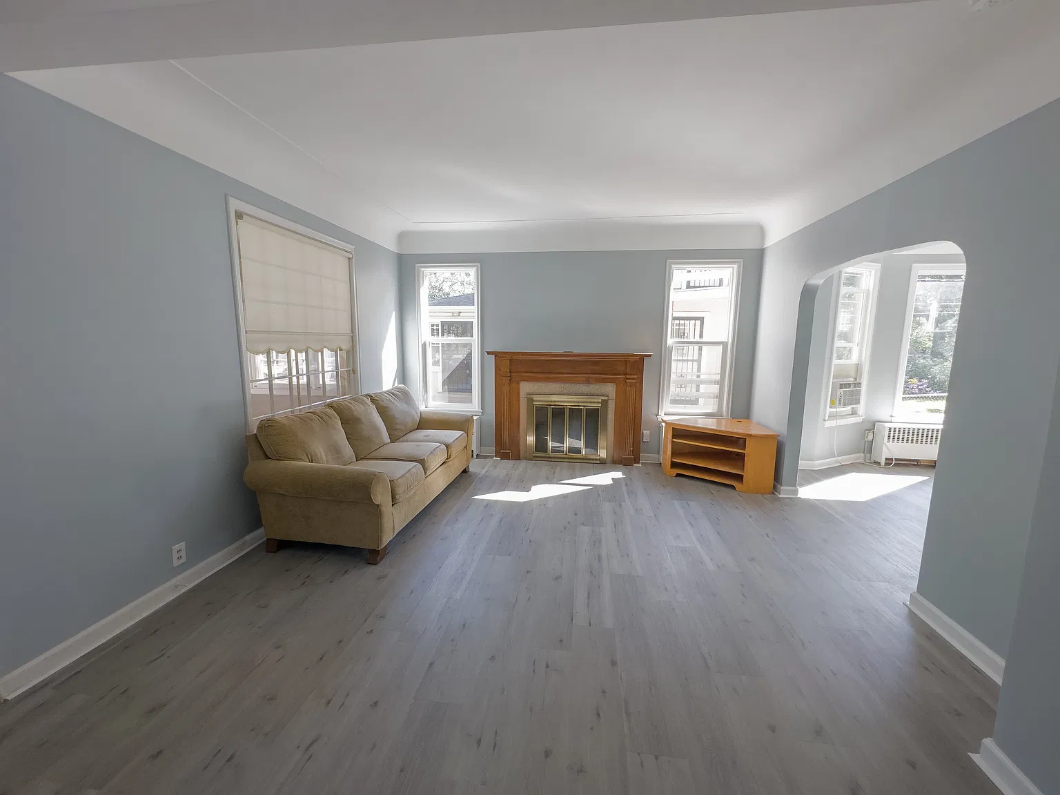 7 bed, 3.5 bath, 2730 sqft, $4,400 — Photo 3