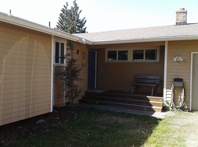 1st image of 1716 NE Bentley Dr