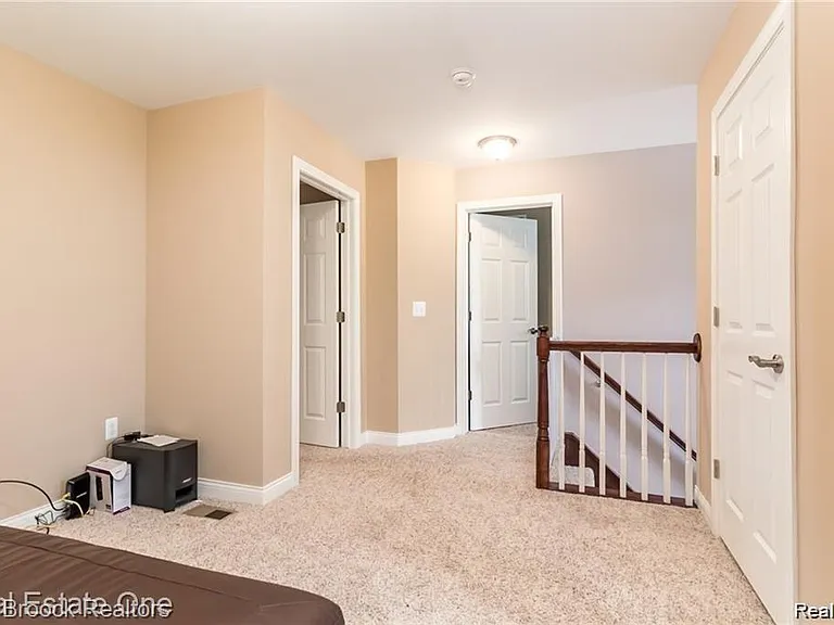 2806 Benjamin Ave — Photo 8