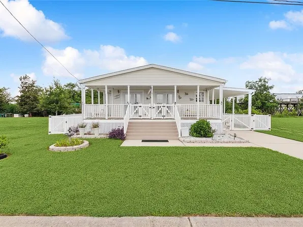 132 E Paula Dr, Port Sulphur, LA 70083