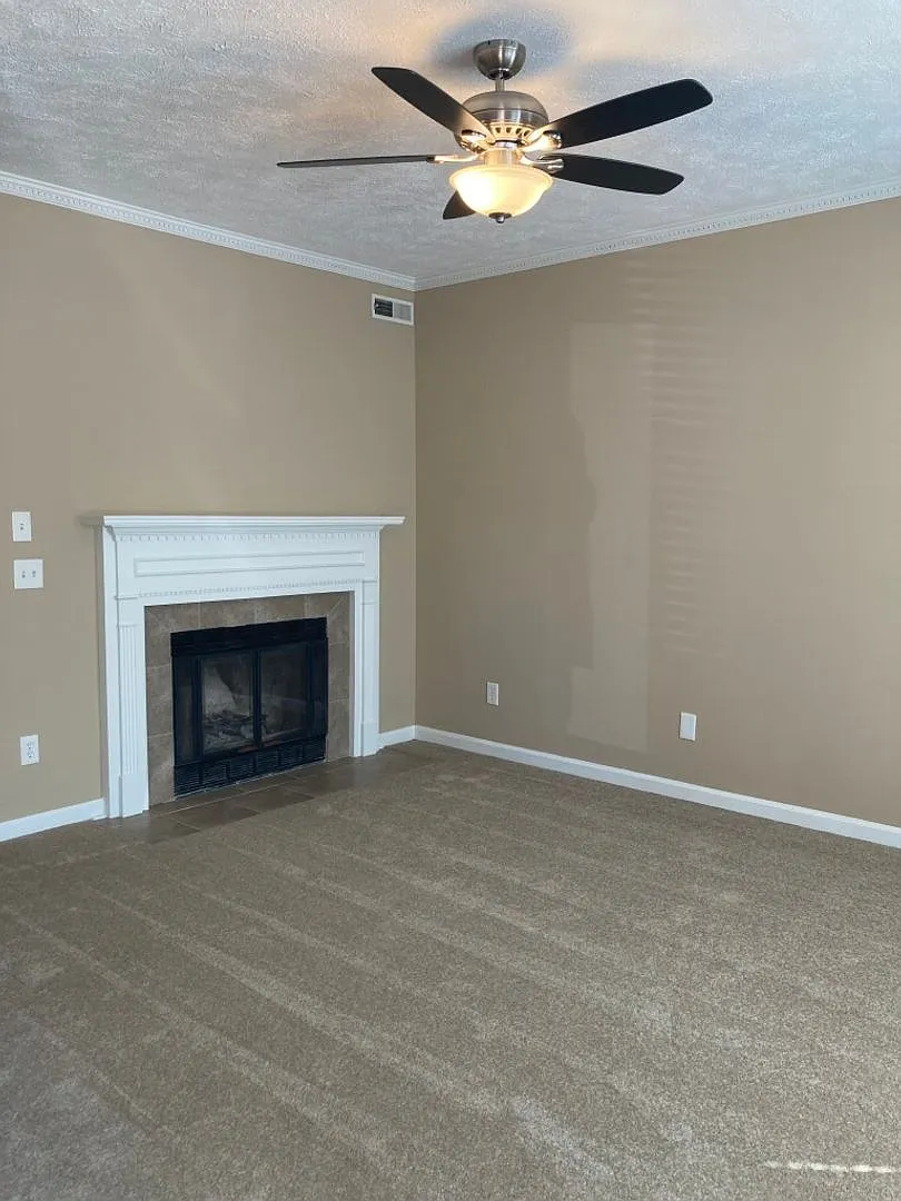 Beautifully Renovated Townhome — Photo 3