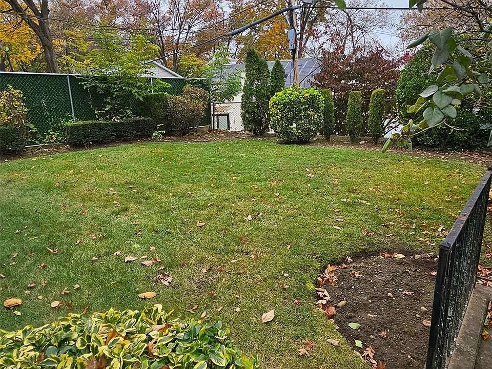 2nd image of 18881 Avon Rd