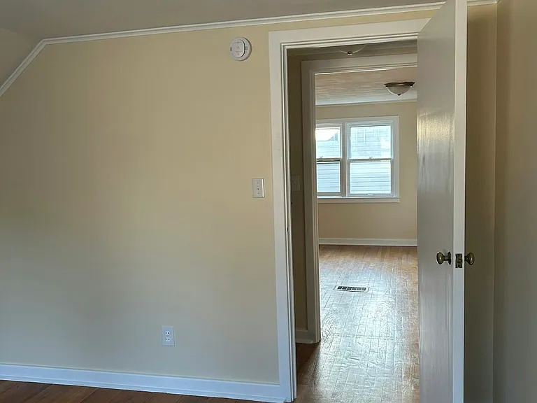 Entry into Livingroom/Kitchen