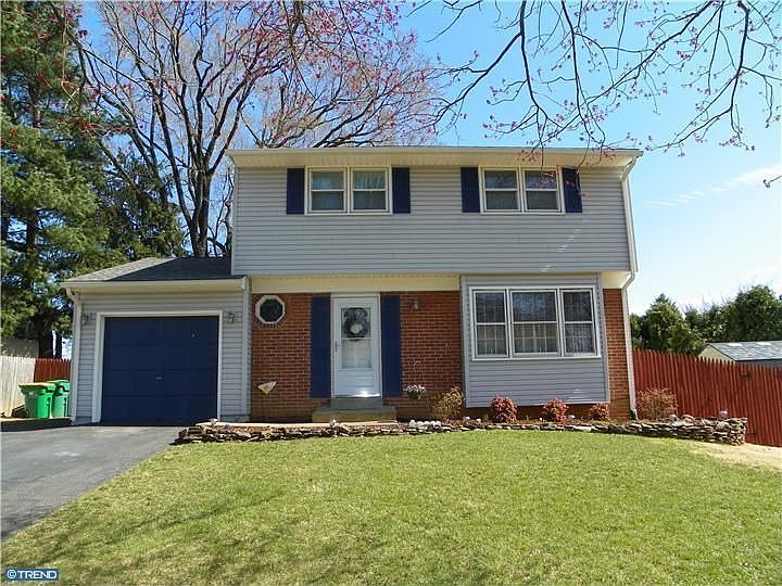 1st image of 413 Brewster Dr