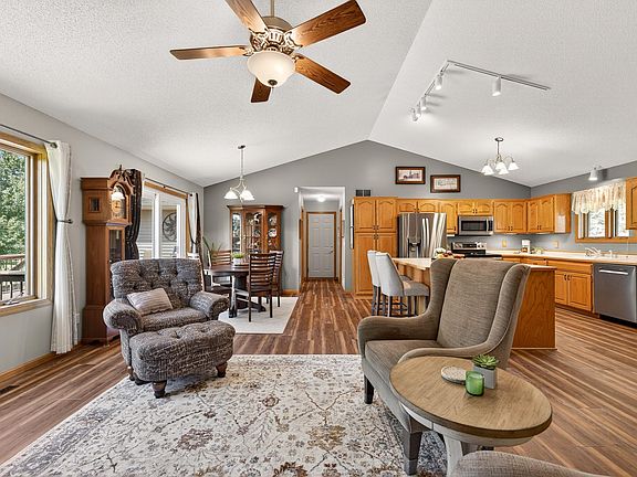 2nd image of 25294 Redwing Ave