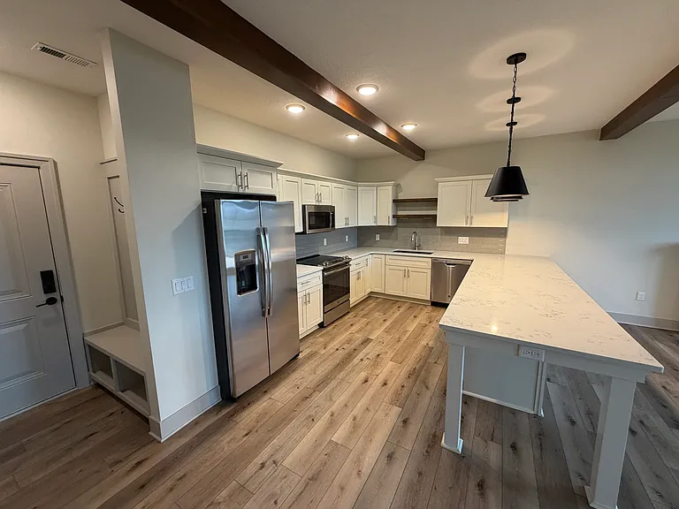 6460 Galleria Dr #2103 — Photo 12