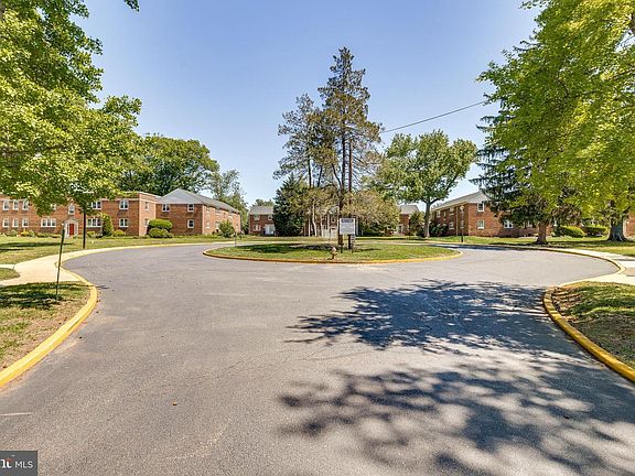 3rd image of 117 Cherry Parke Unit B