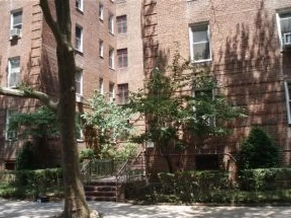 701 Gerald Ct image 1 of 5