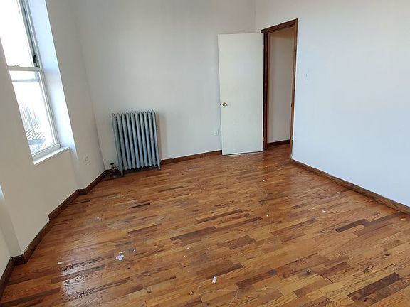 2nd image of 204 Macdonough St APT 4A