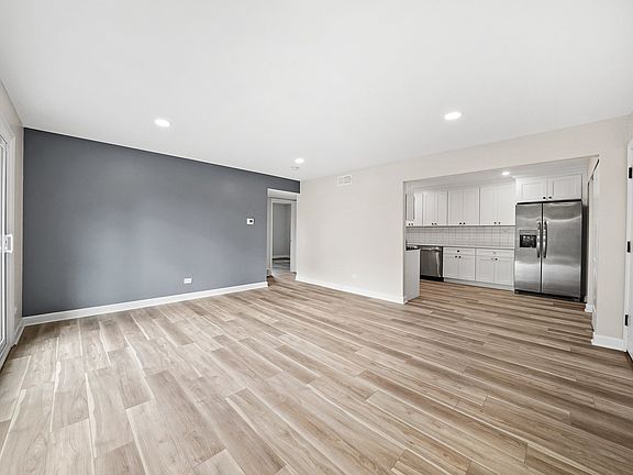 4th image of 12026 S Kildare Ave APT 21