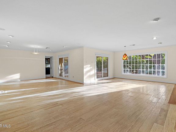 4th image of 3949 Flamingo Dr
