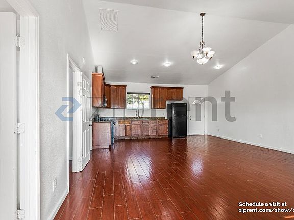 4th image of 1327 Monterey Ave #A
