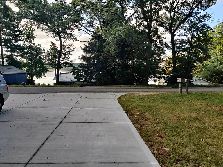 250 E Piney Rd — Photo 2