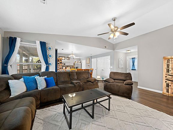 5th image of 1070 Dara Ct