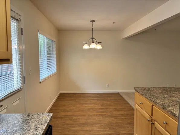 Spacious 2BD/2BA Apartment With Private fenced Yard and In-Unit Laundry in Palo Alto, 831 University Ave, Palo Alto, CA 94301