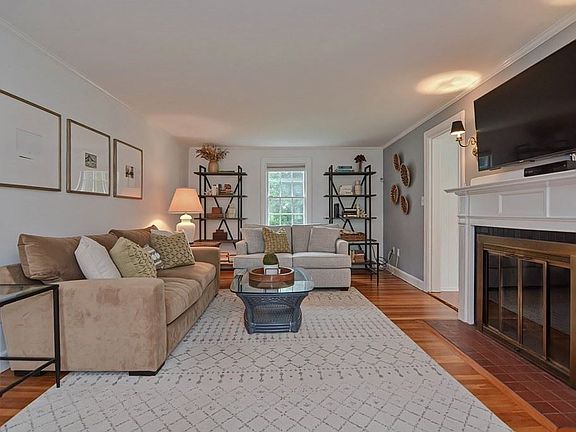 5th image of 1 Brookfield Cir
