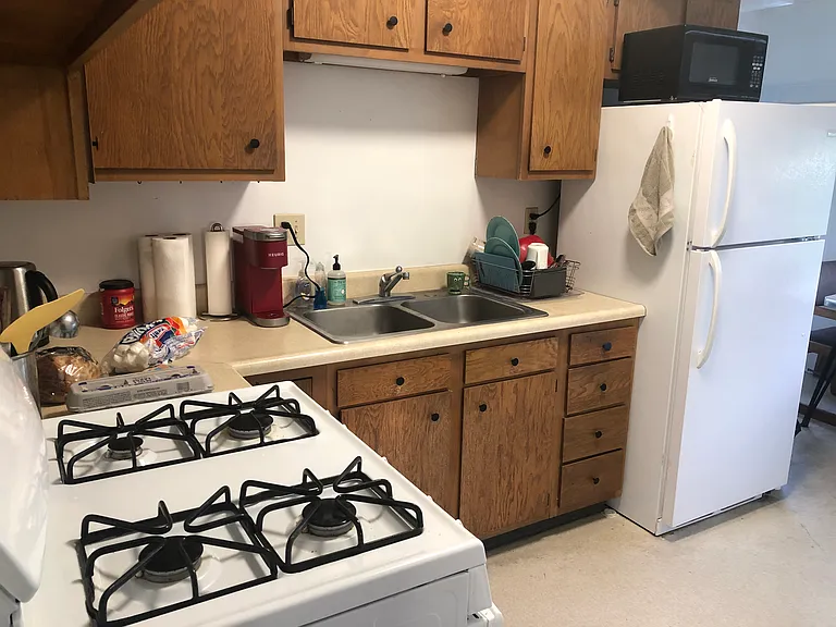 210 Delaware Ave #5 — Photo 3