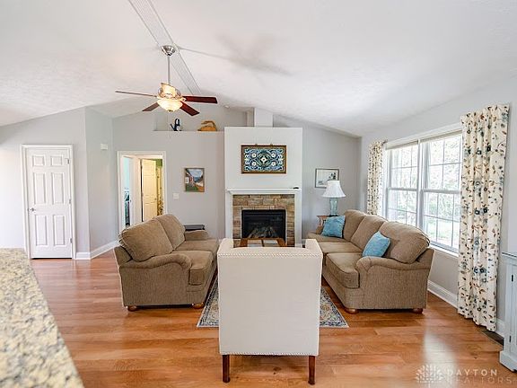 5th image of 2455 Lupine Ct