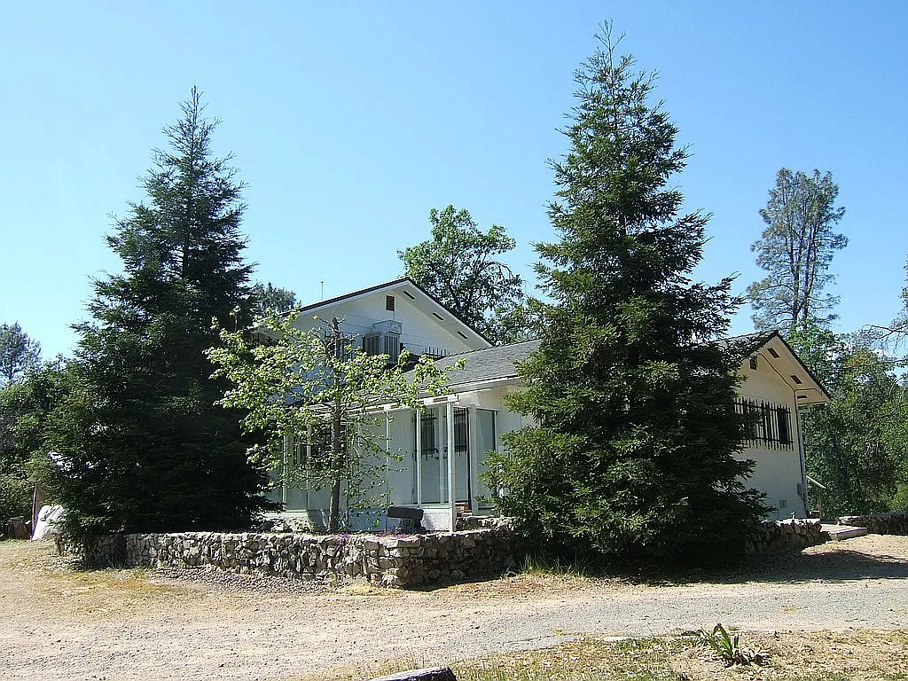 12106 Oak Leaf Ln photo 1