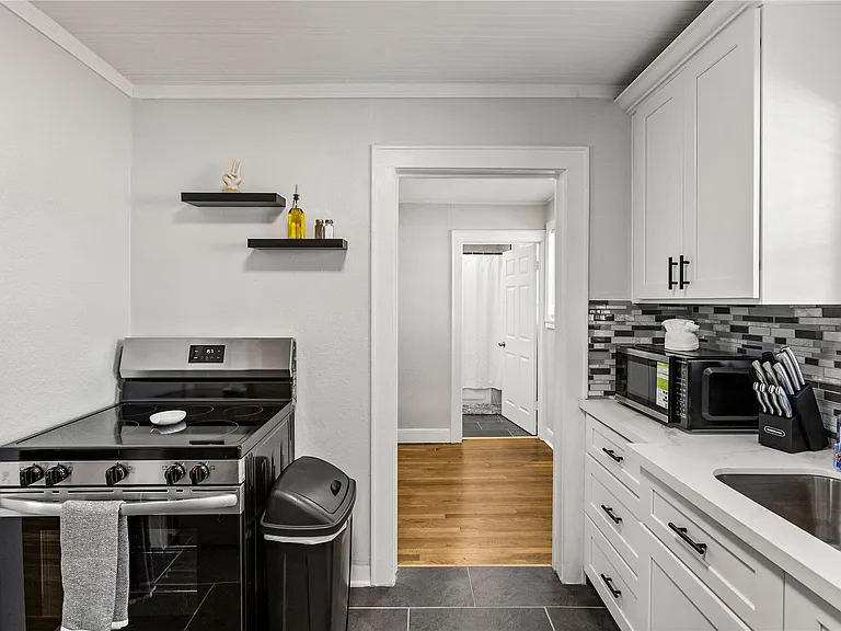 3624 Avenue S 1/2 — Photo 9