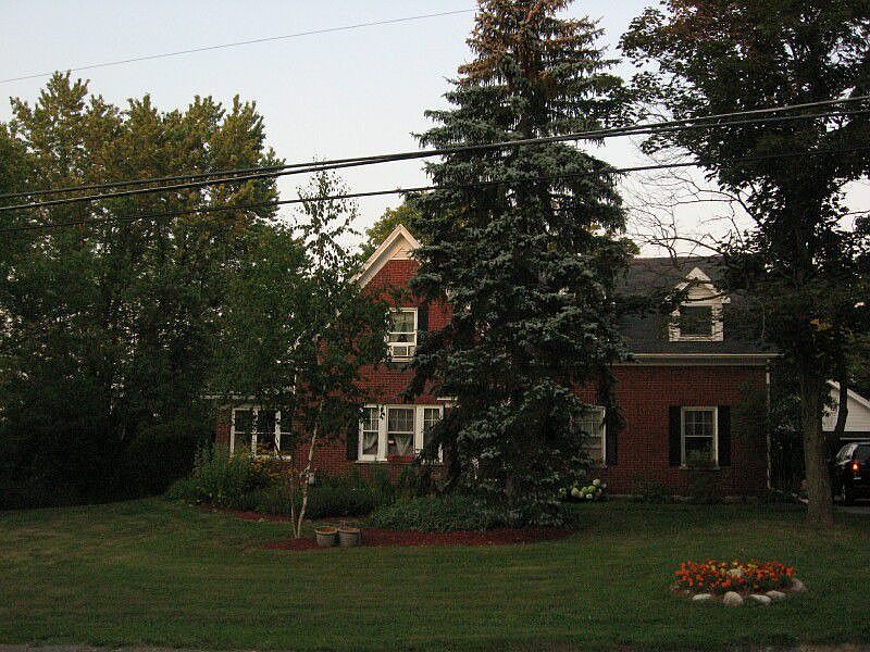 542 Center St, East Aurora, NY 14052 Zillow