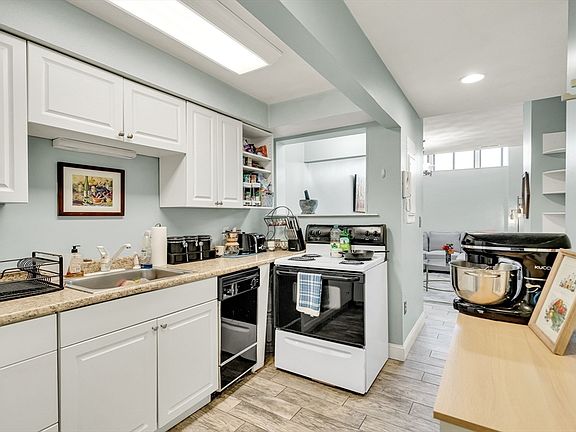 5th image of 356-358 Main St #1