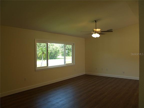 4th image of 18106 Robinson Ave