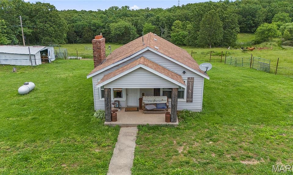 1st image of 33 Alder Springs Rd