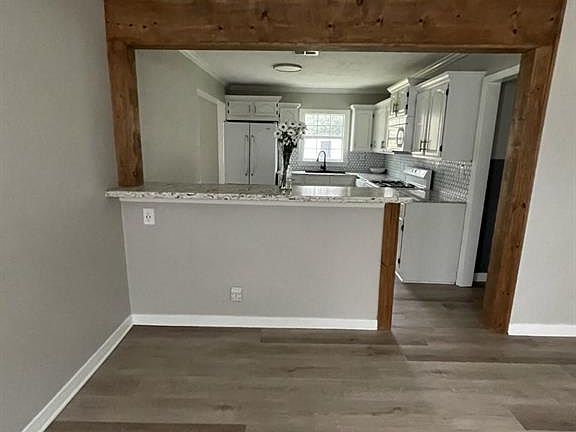 2nd image of 2611 Avenue B