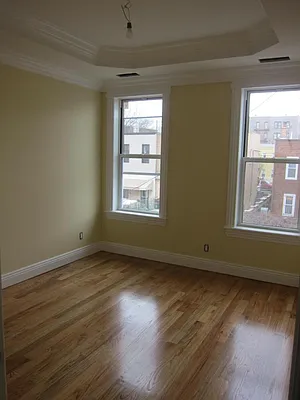 Rented by Realty 2000 Corp | media 55