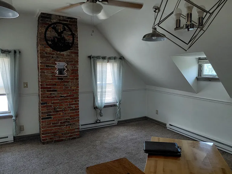 31 S William St #7 — Photo 1