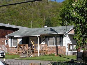 2nd image of 608 1/2 3rd Ave