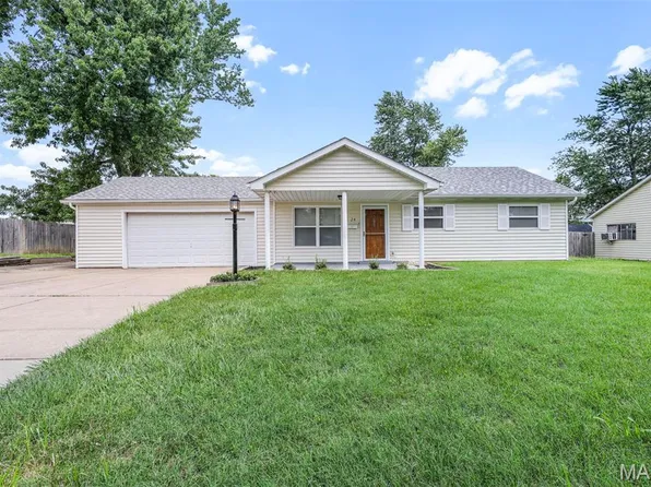 24 Ronnie Dr, O'Fallon, MO 63366