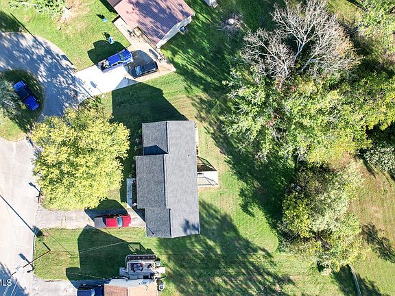4th image of 1606 Kennedy Cir