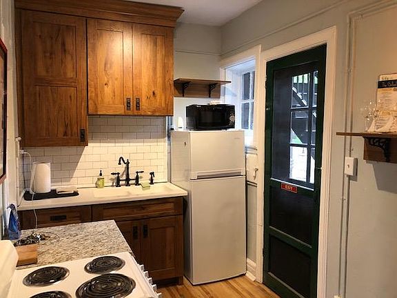 3rd image of 1901 Capers Ave #102