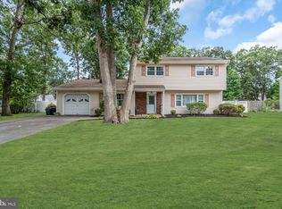 18 Easy St, Lanoka Harbor, NJ 08734