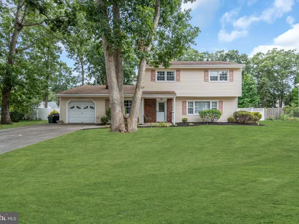 18 Easy St, Lanoka Harbor, NJ 08734