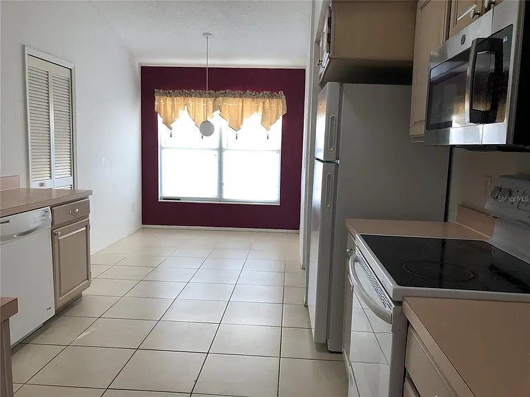 2673 Chatham Cir — Photo 6