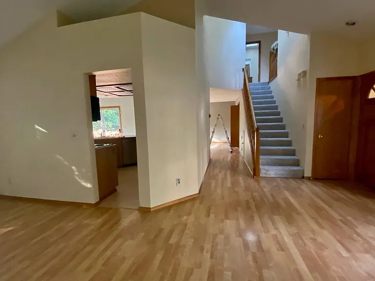 8905 SW 50th Ave — Photo 3